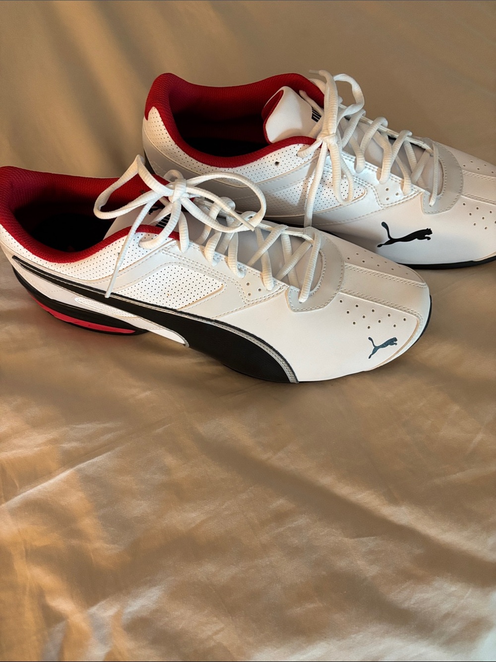 Puma Men’s White, Black & Red Low-Top Sneakers